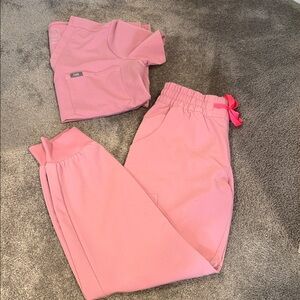 Figs Women's Cropped Scrub Jogger Pants in Light Pink